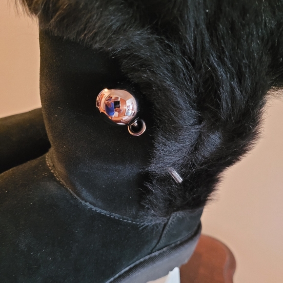 💕Ugg Classic Fluff Pin - Picture 4 of 5